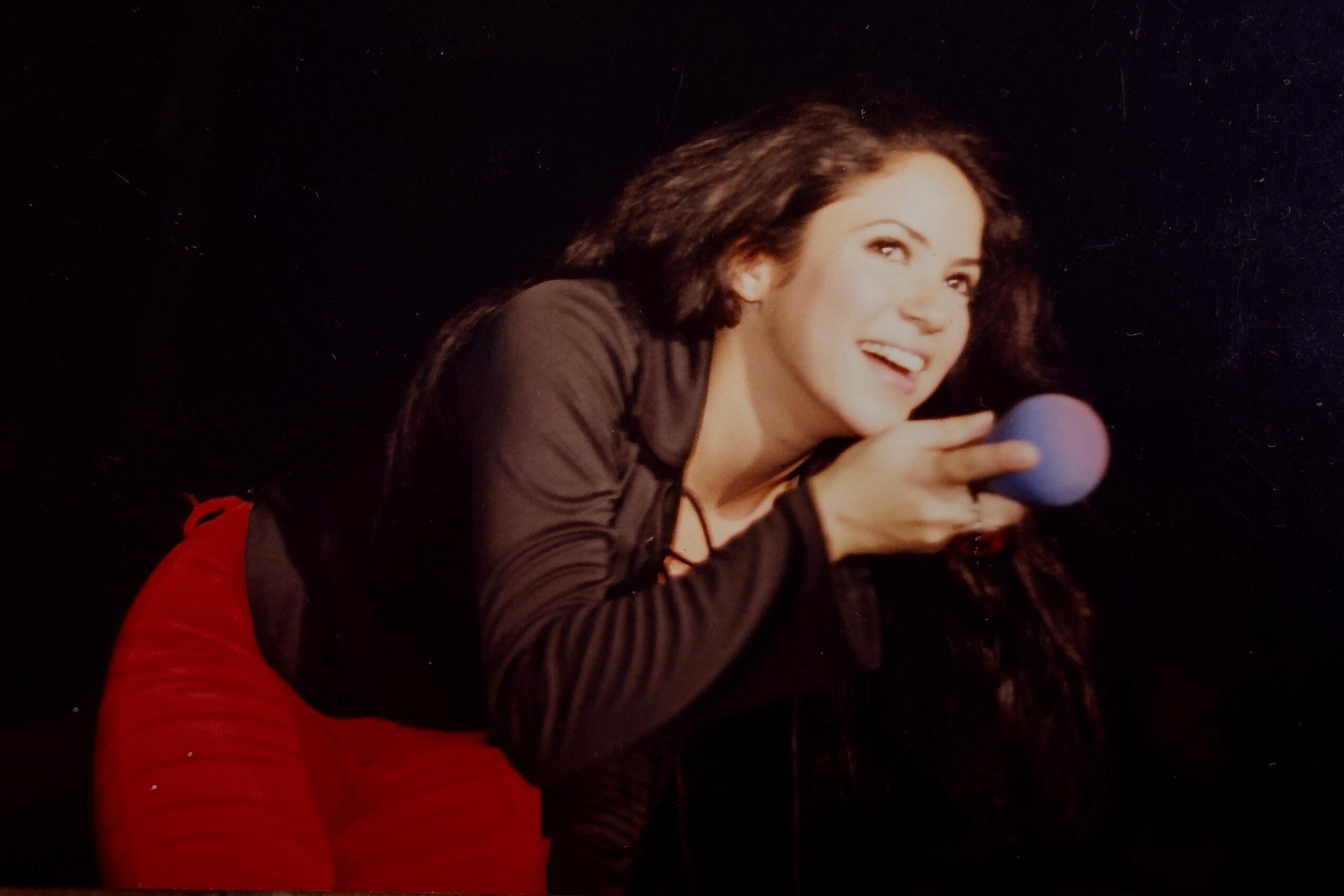 Antes de Copacabana, Shakira reuniu 4 mil pessoas em show na Grande SP nos anos 90