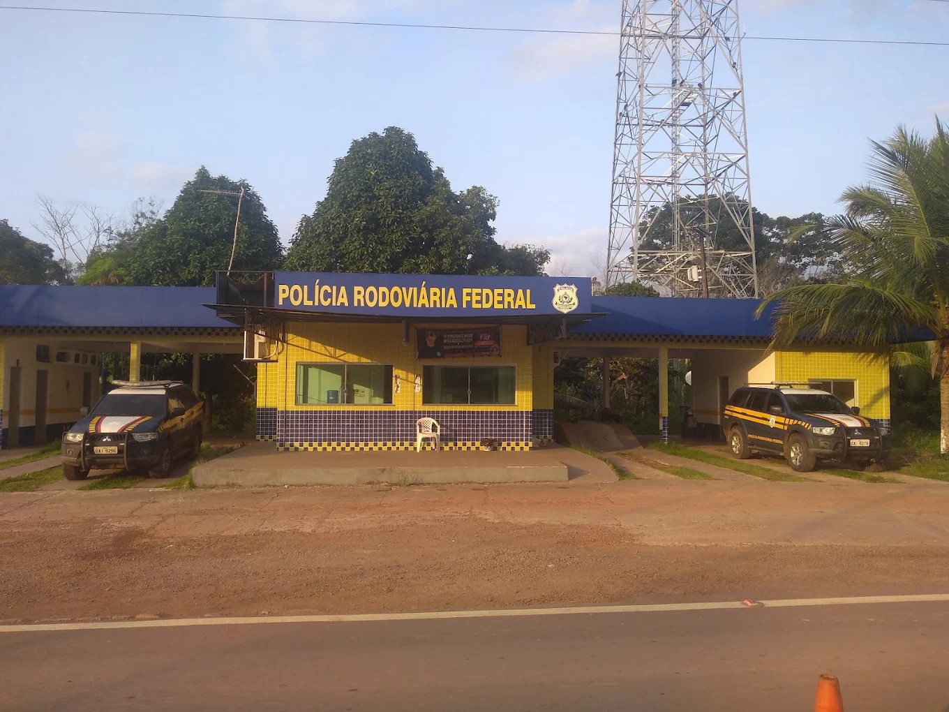 Motorista é preso com drogas e quase 500 kg de peixe ilegal na BR-319, em Manaus