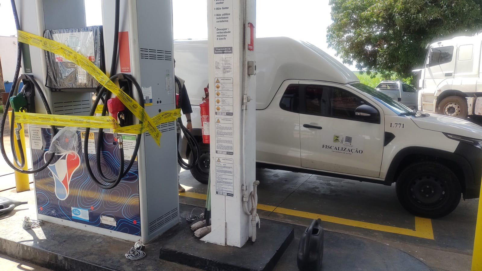 Operação identifica fraude em bombas de posto de combustíveis às margens de rodovia