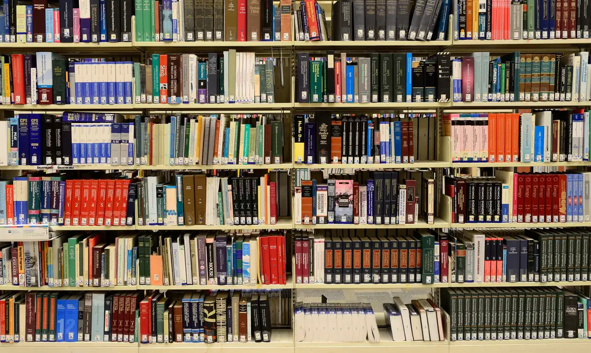 MEC disponibiliza aplicativo gratuito com oito mil livros