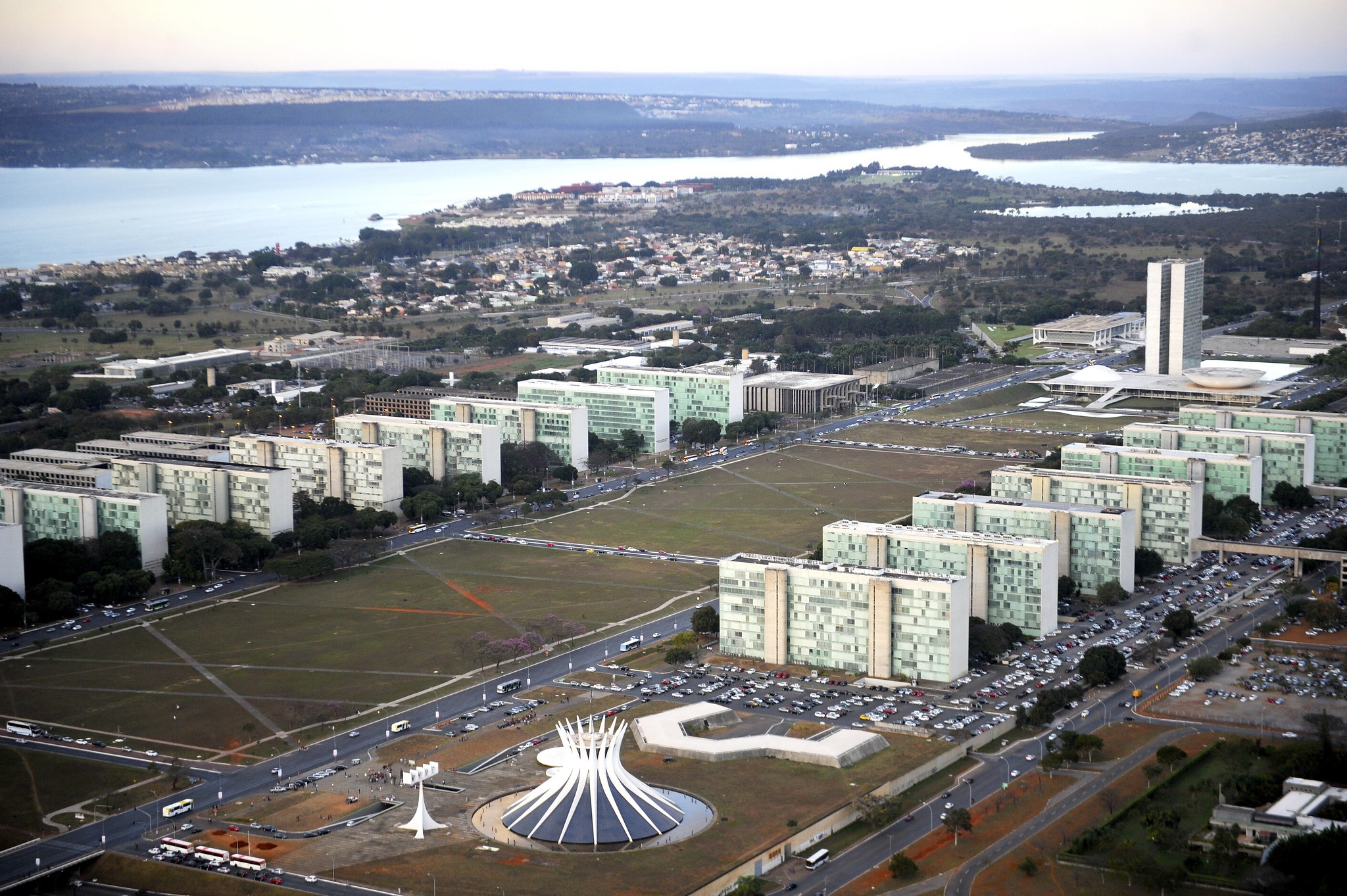 Após subir impostos nos últimos anos, governo estima nível recorde para a arrecadação em 2026