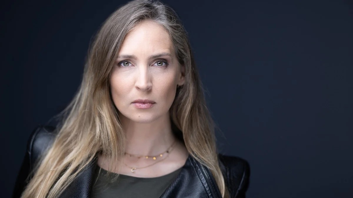 Ex-modelo relata como escapou da rede de Jeffrey Epstein