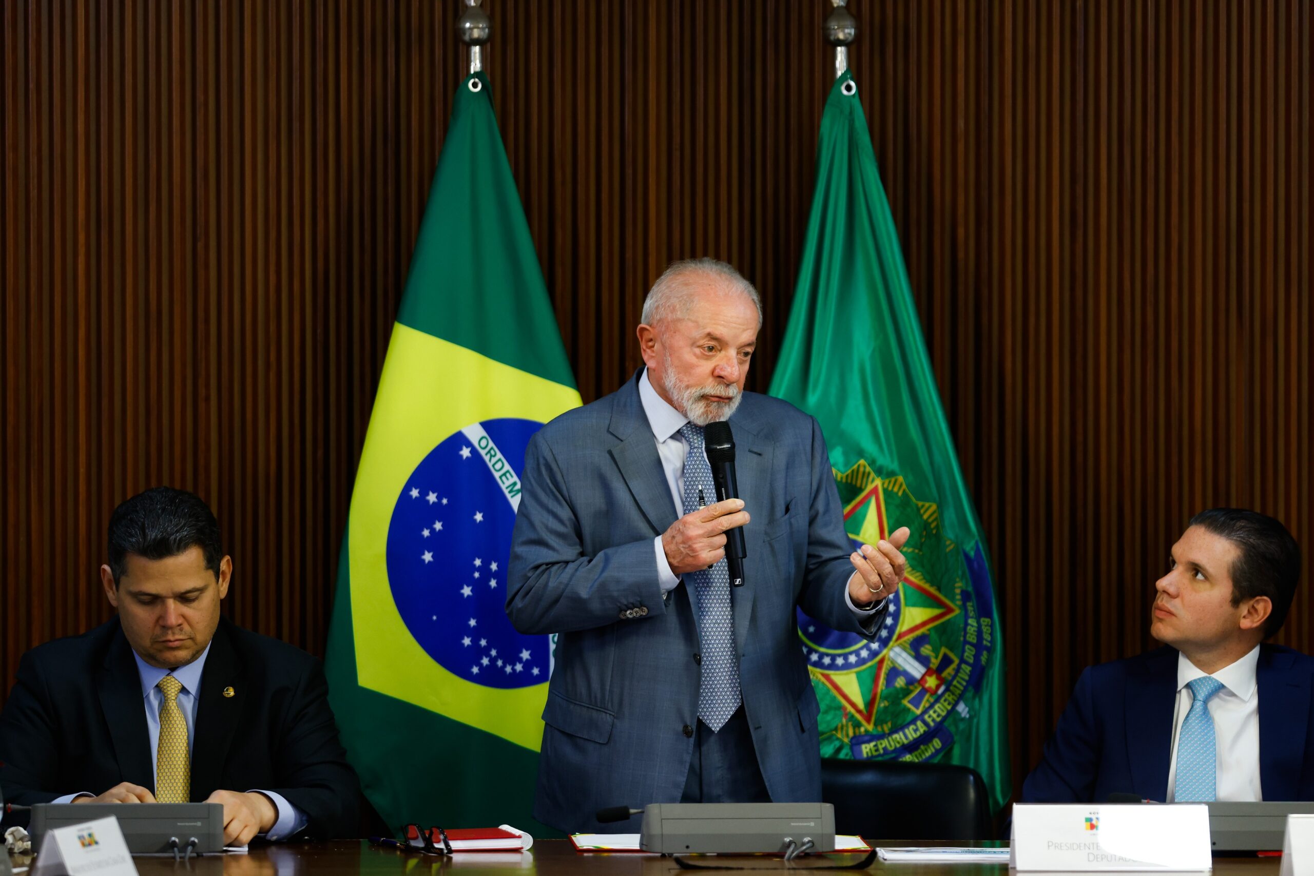Lula diz que fim da escala 6×1 é 'conquista civilizatória', agradece Motta e promete trabalhar pela aprovação no Senado Federal