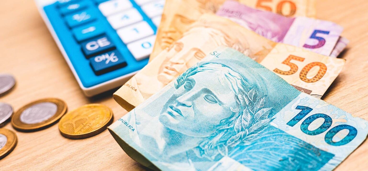 Equipe econômica estima alta de gastos públicos três vezes acima do limite da regra fiscal em 2026