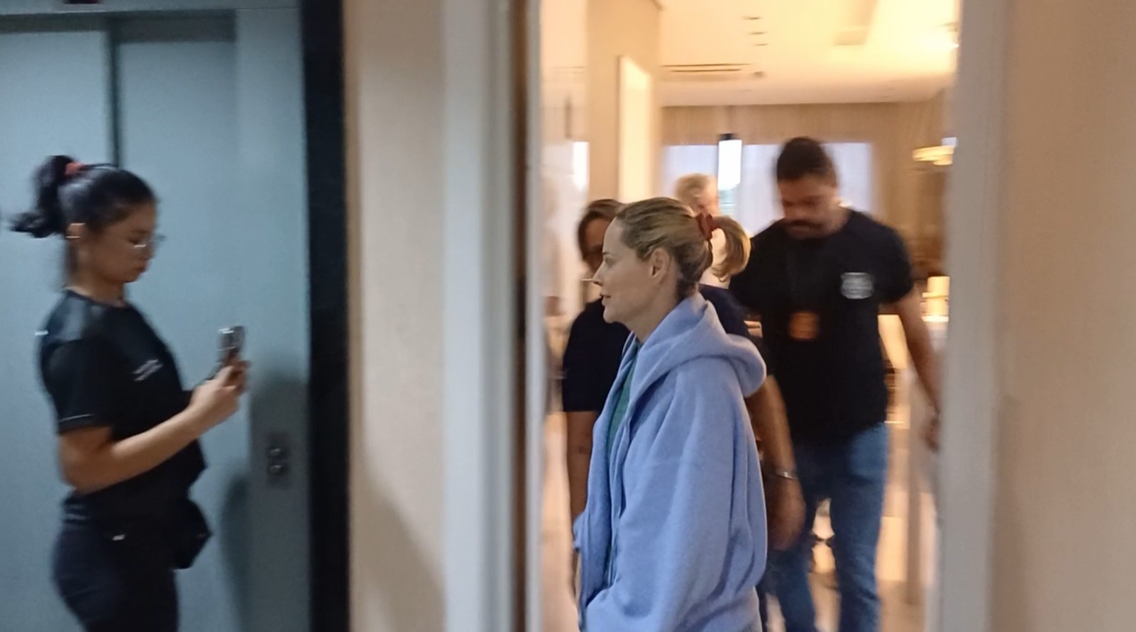 Justiça concede liberdade à ex-chefe de gabinete de David Almeida presa em operação contra núcleo político do CV no Amazonas