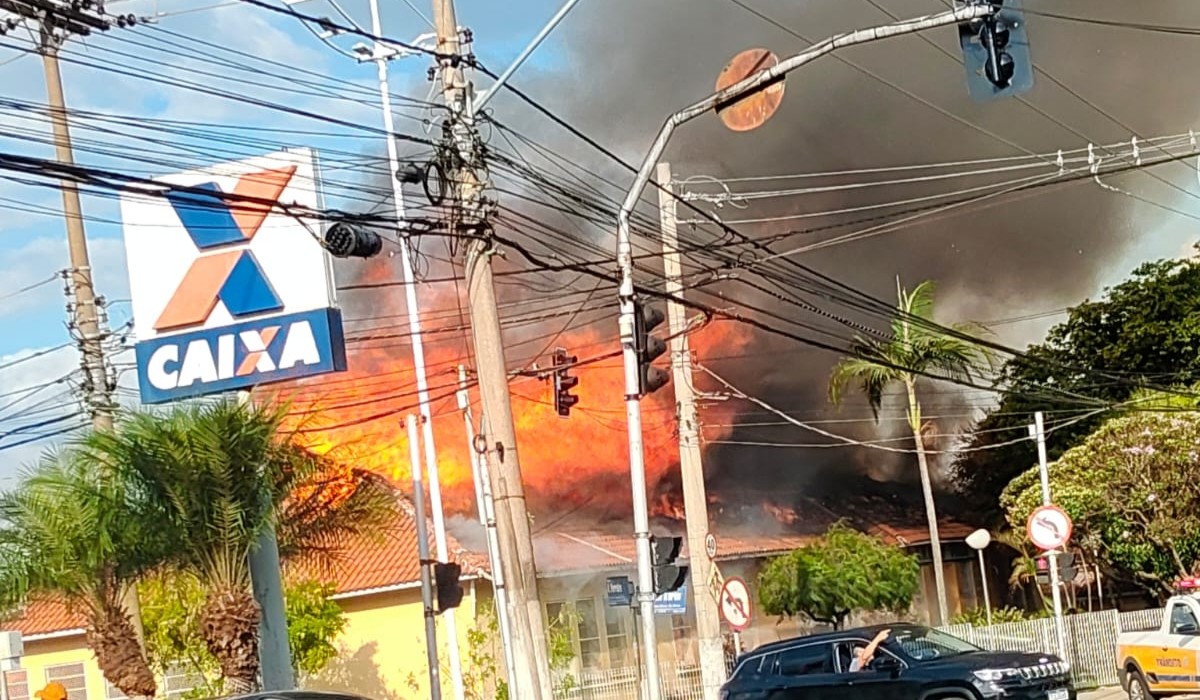 Incêndio atinge escola municipal de Limeira