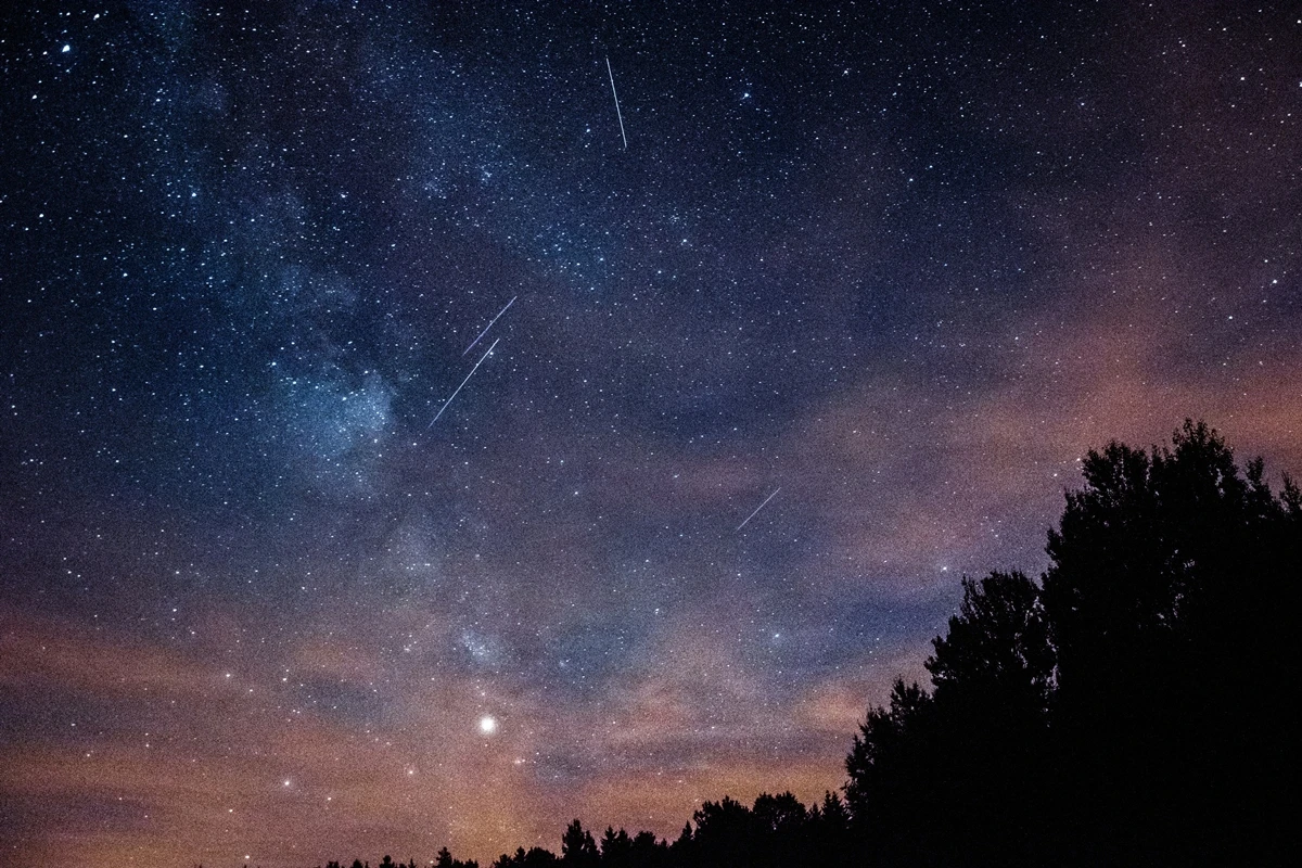 astrônomos explicam como se formam as chuvas de meteoros