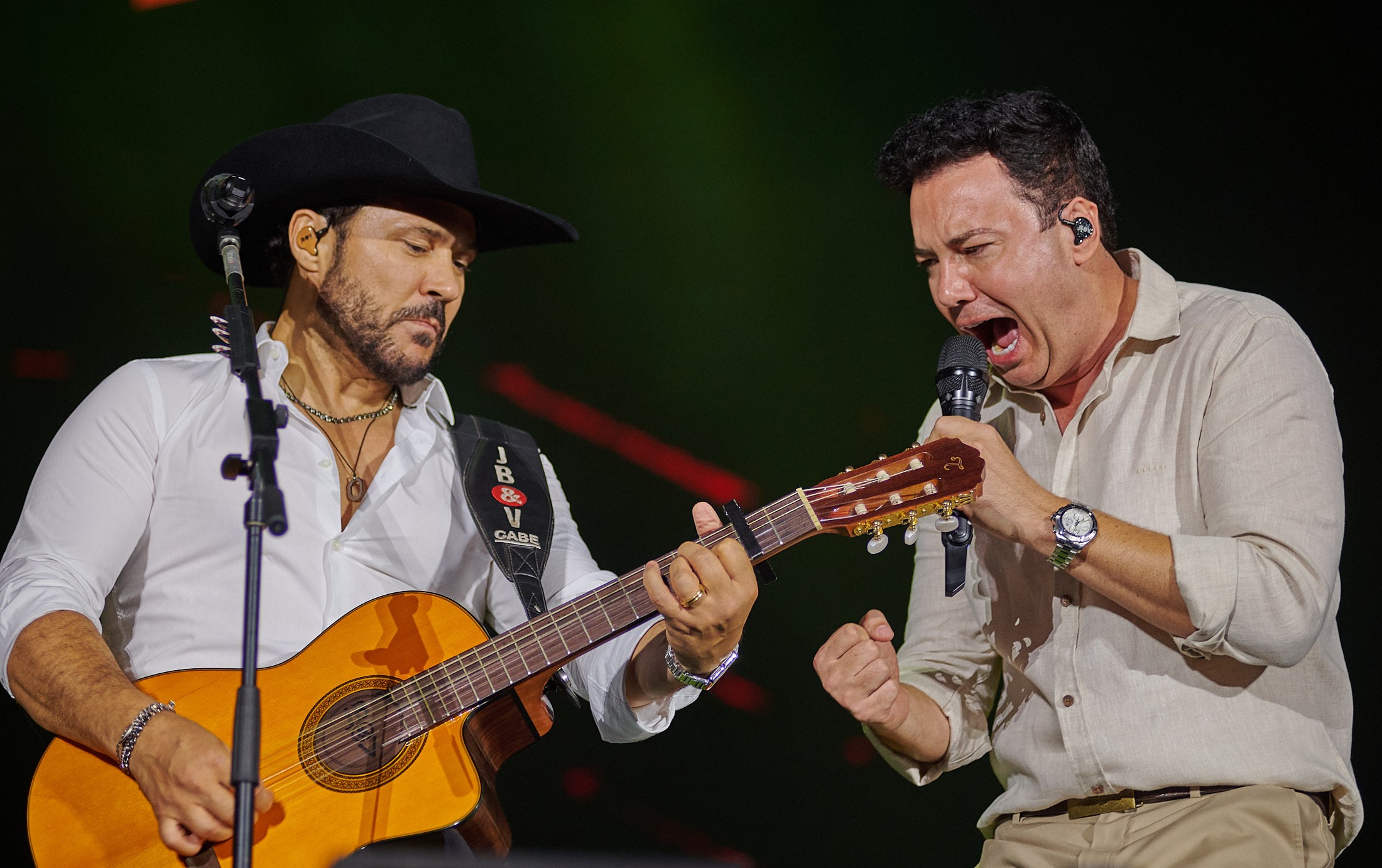 João Bosco & Vinícius revivem início do sertanejo universitário em noite de nostalgia no Ribeirão Rodeo Music 2026