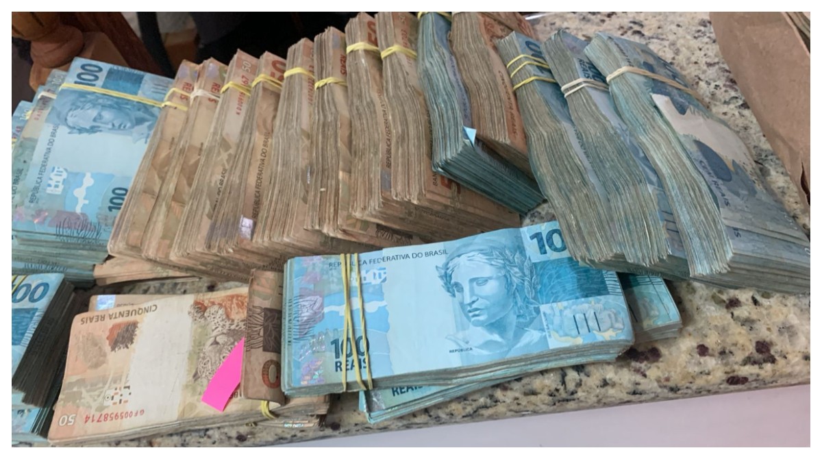 Polícia apreende reais, dólares, euros e até moeda da África do Sul em 2ª fase de operação contra lavagem ligada ao PCC