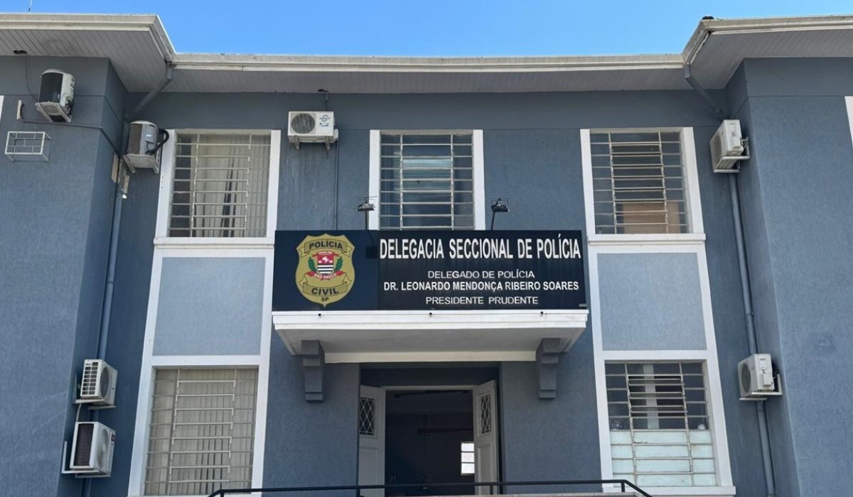 Homem é preso após chamar vizinha de 'neguinha do cabelo duro' e mandar ‘comer banana’ no interior de SP