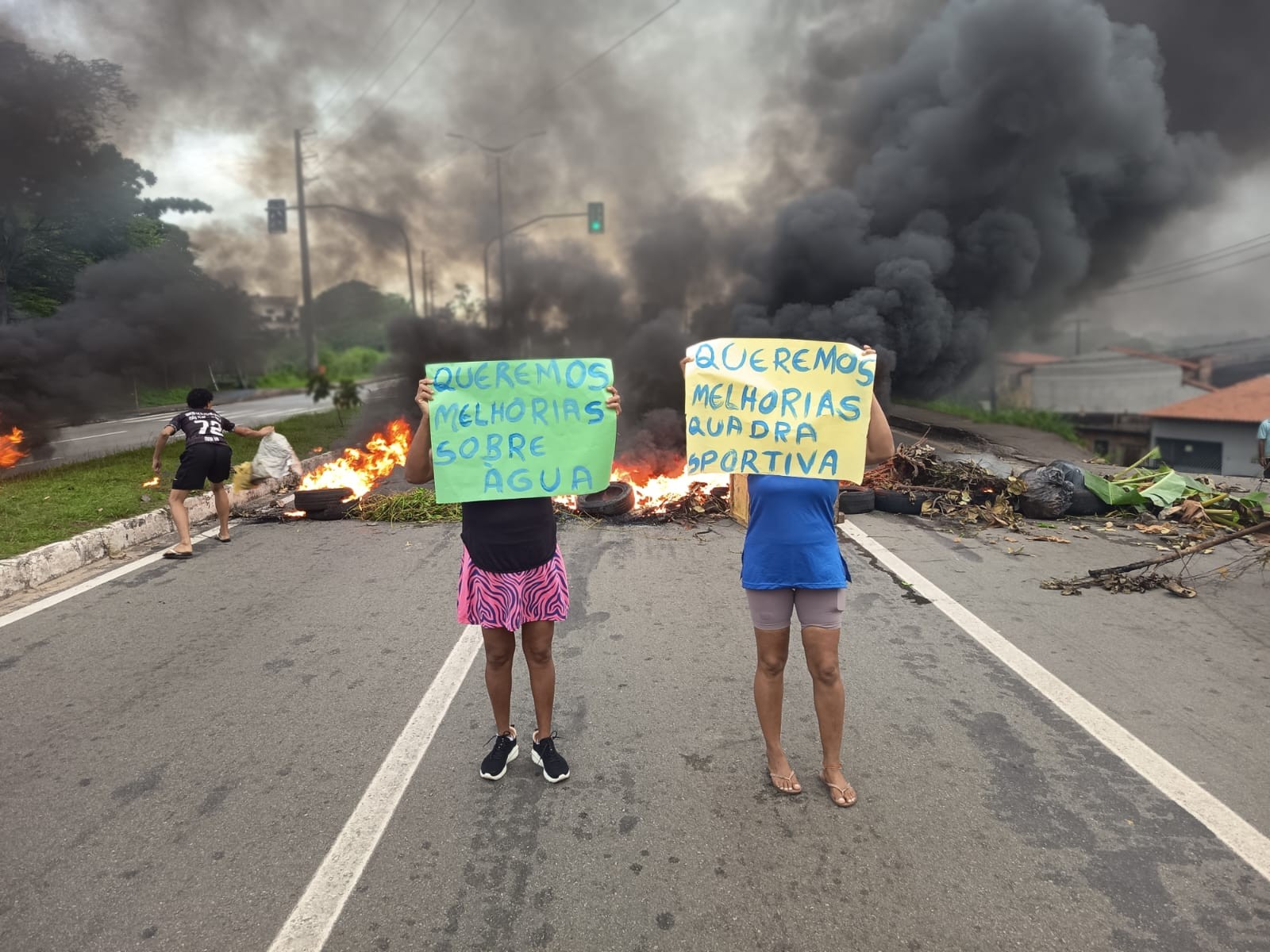 Protesto bloqueia Avenida Daniel de La Touche, em São Luís