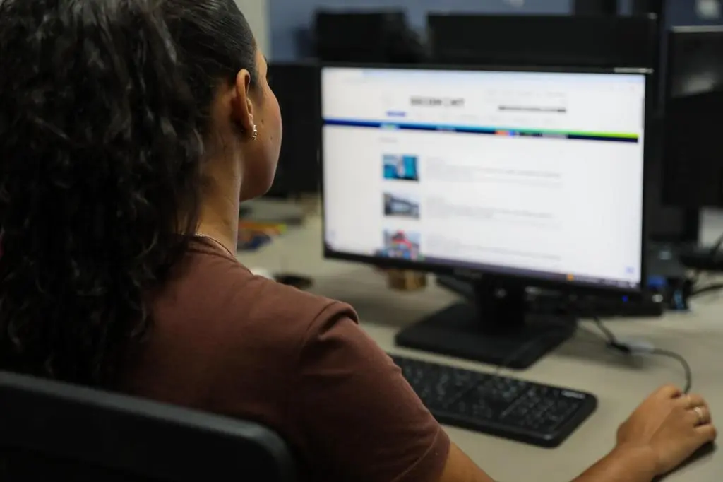 Governo de MT abre inscrições para contratar adolescentes em programa de valorização feminina
