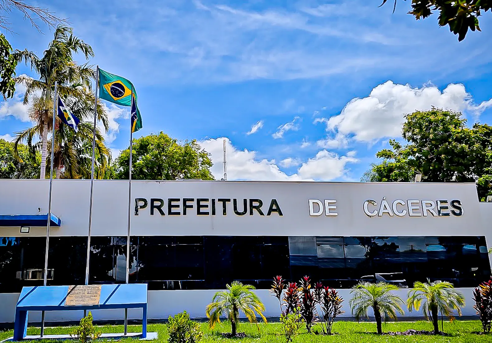 Prefeitura de Cáceres orienta pais sobre vacinação contra a dengue em adolescentes