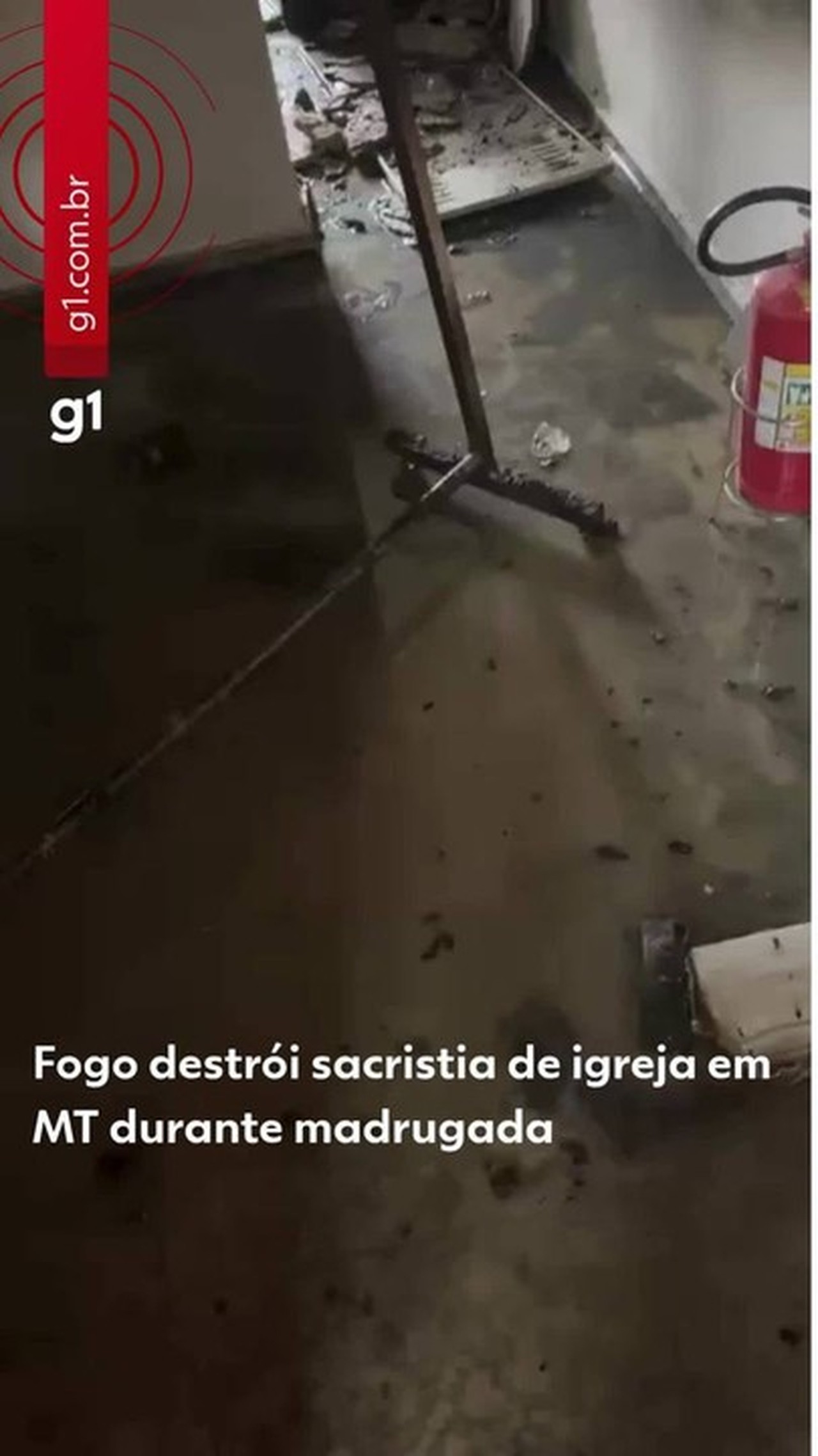 VÍDEO: incêndio compromete parte da estrutura de igreja e destrói itens sagrados em MT