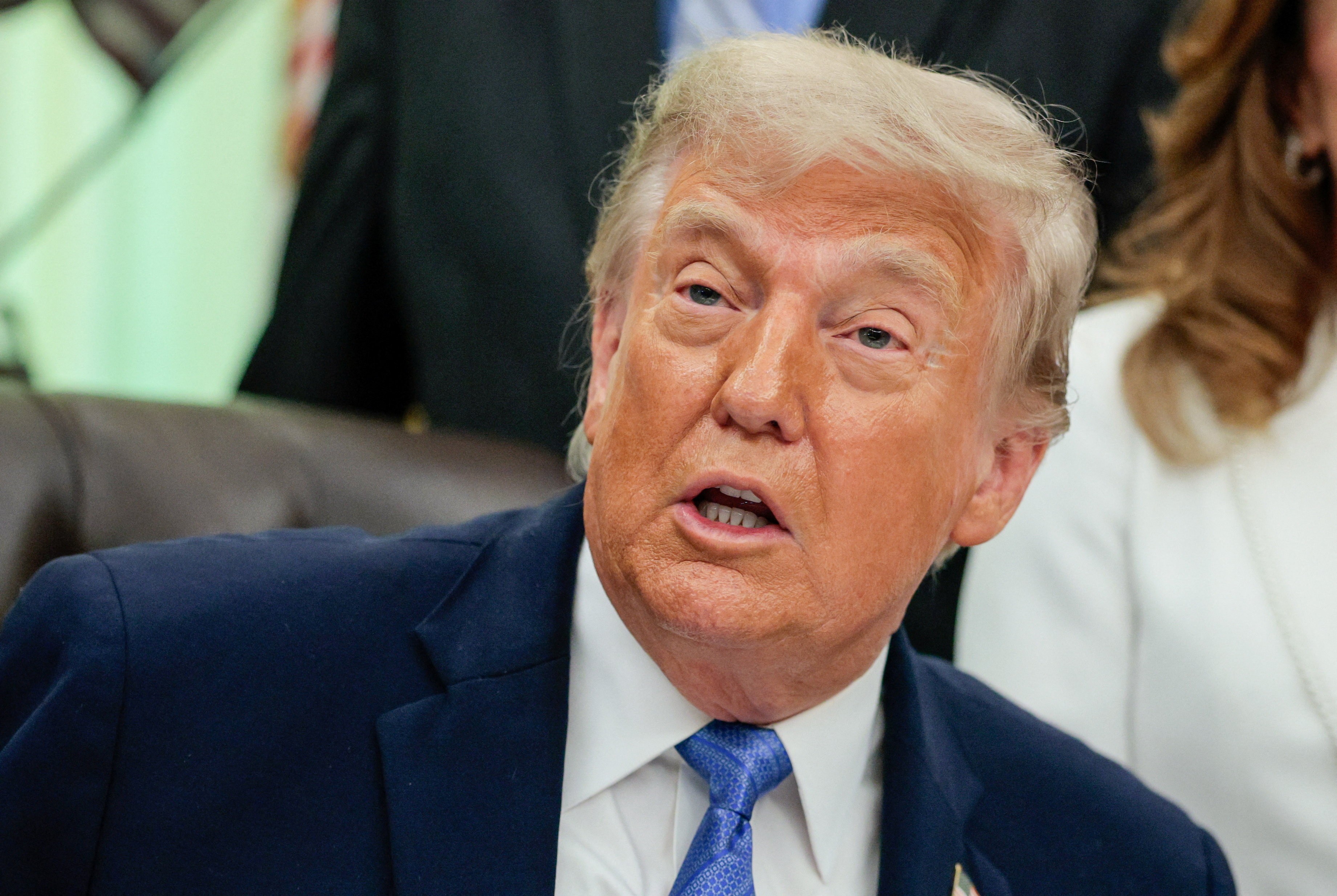 Irã fala em reabrir Estreito de Ormuz em até 30 dias; ‘Navios do mundo, liguem os motores’, diz Trump