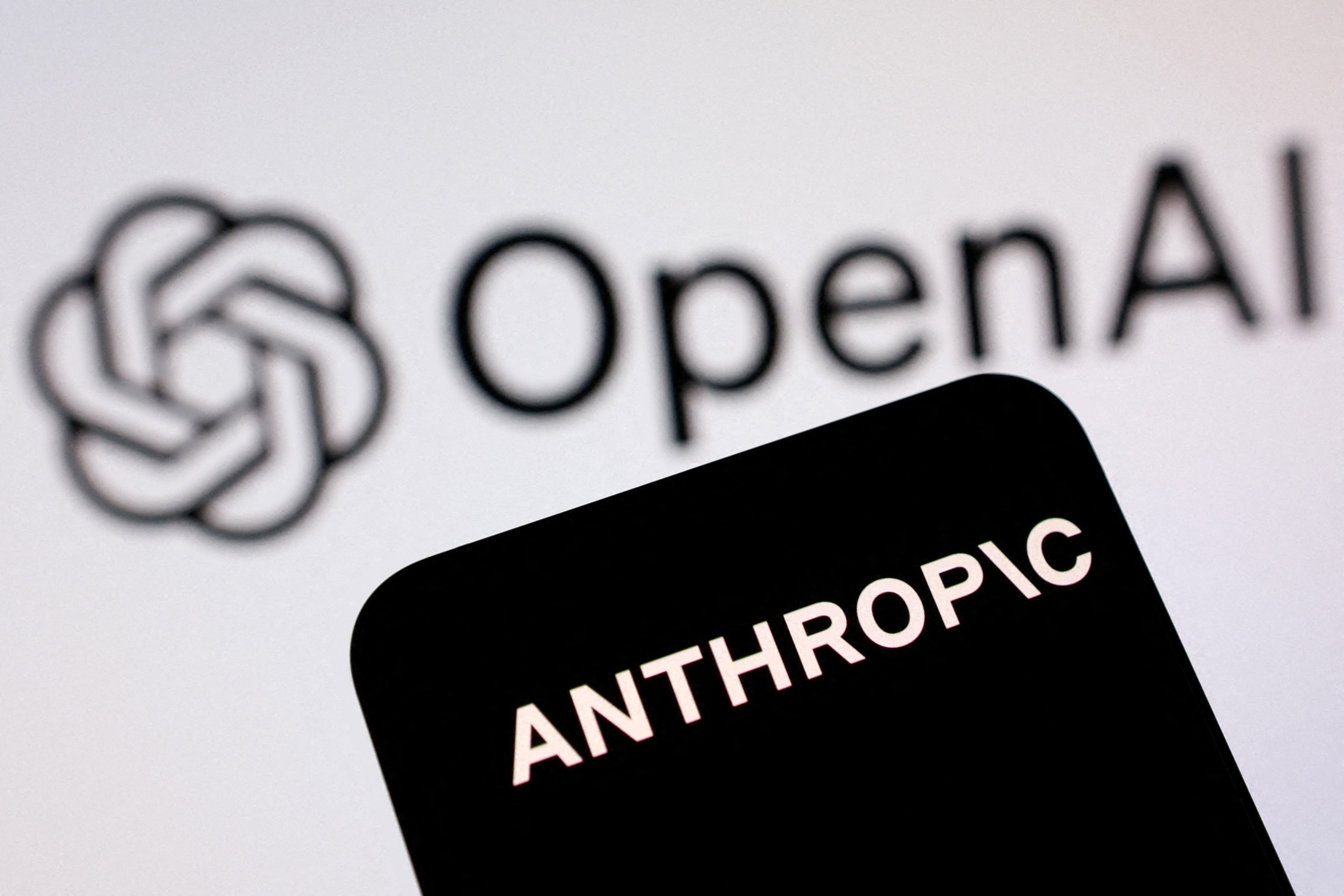 Anthropic e OpenAI levam rivalidade da inteligência artificial à corrida bilionária no mercado de ações