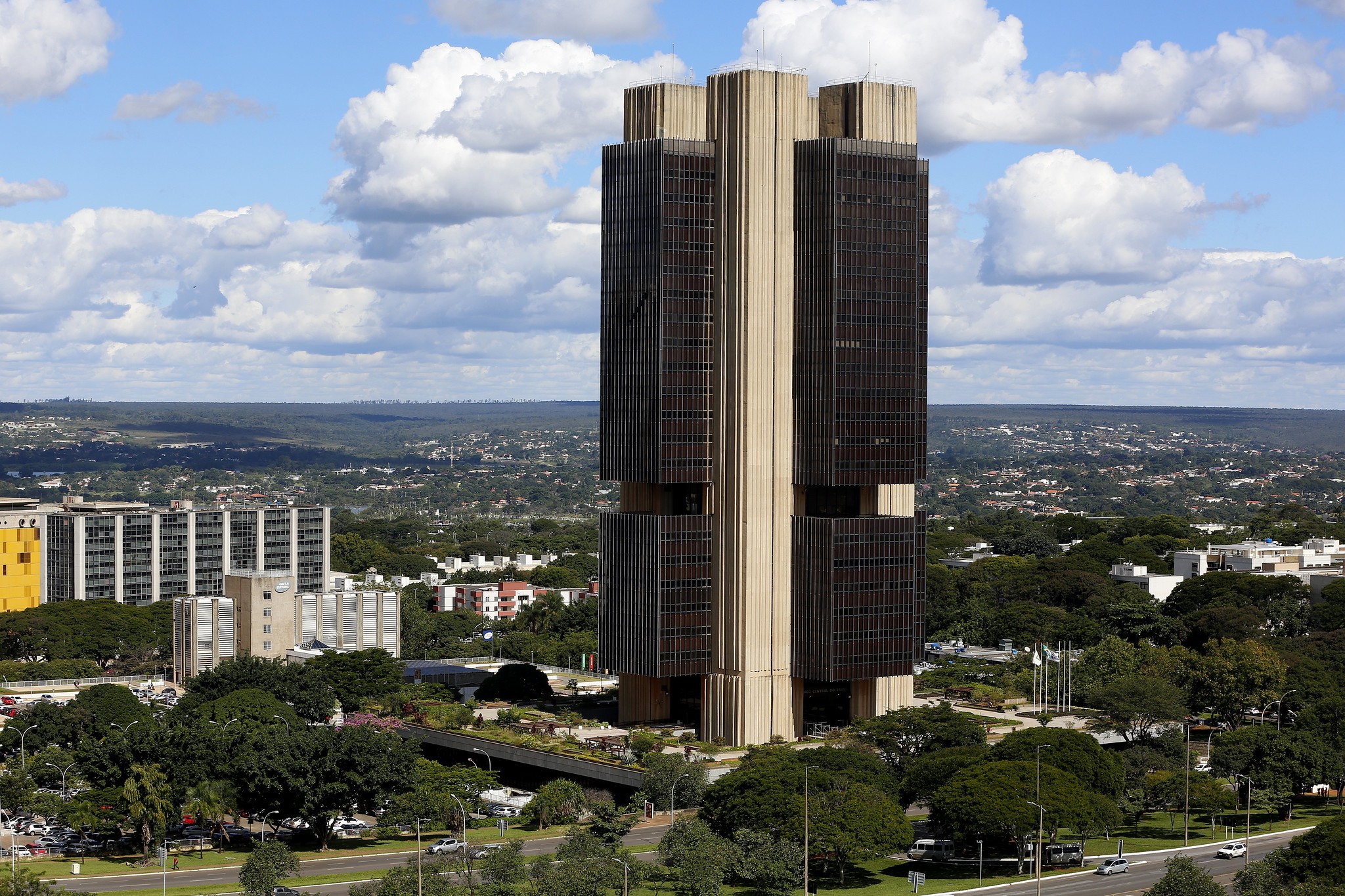 PEC que dá autonomia financeira ao BC é aprovada na CCJ do Senado; texto inclui PIX na Constituição