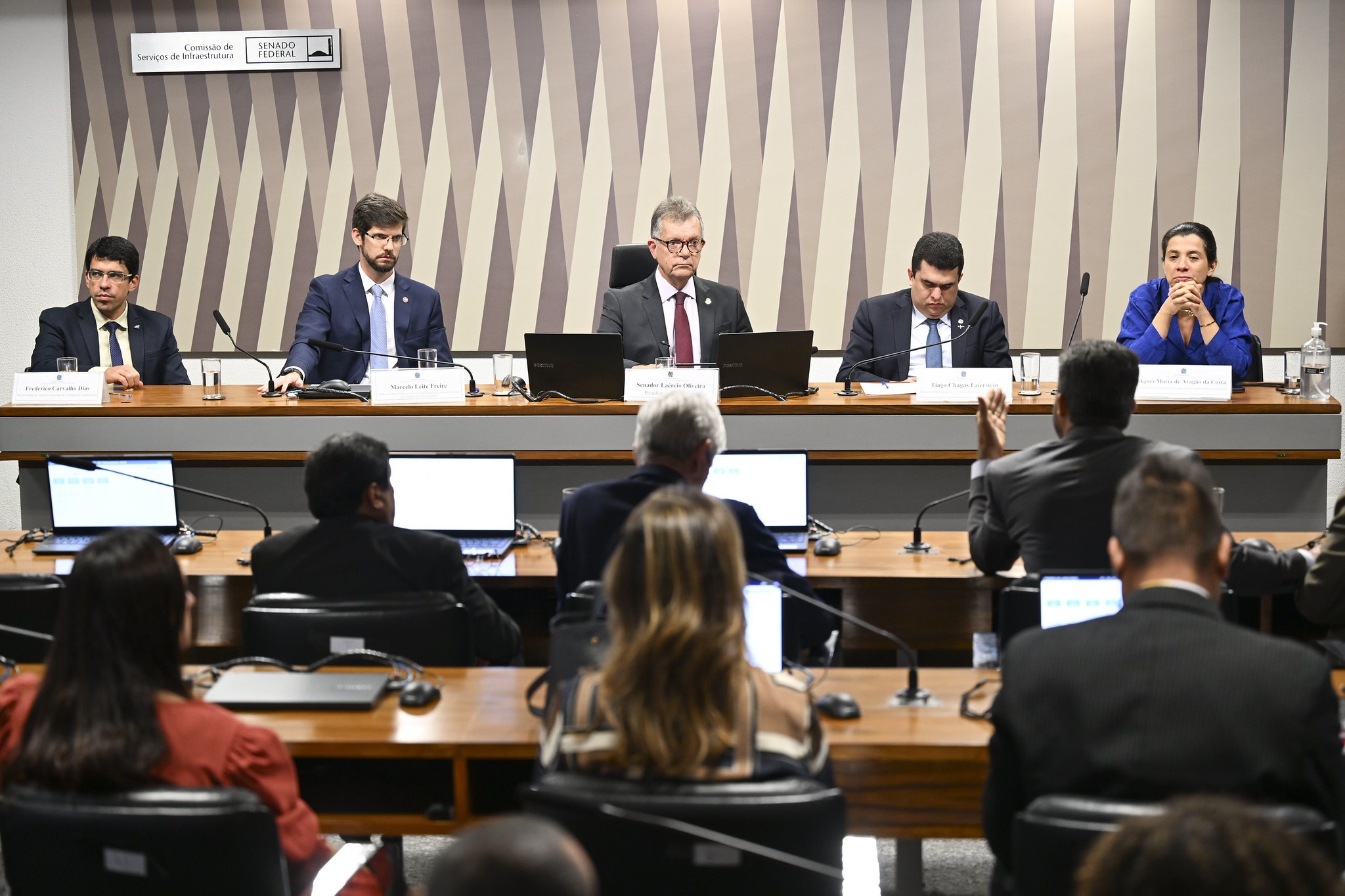 Comissão do Senado aprova projeto que blinda agências reguladoras contra bloqueios no orçamento