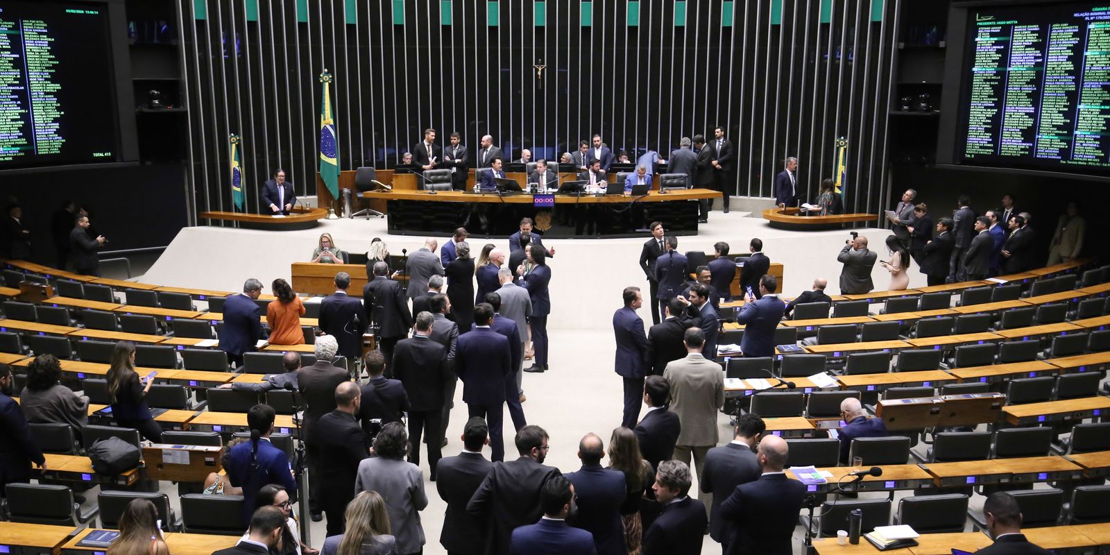 Governo retira urgência de projeto sobre escala 6×1