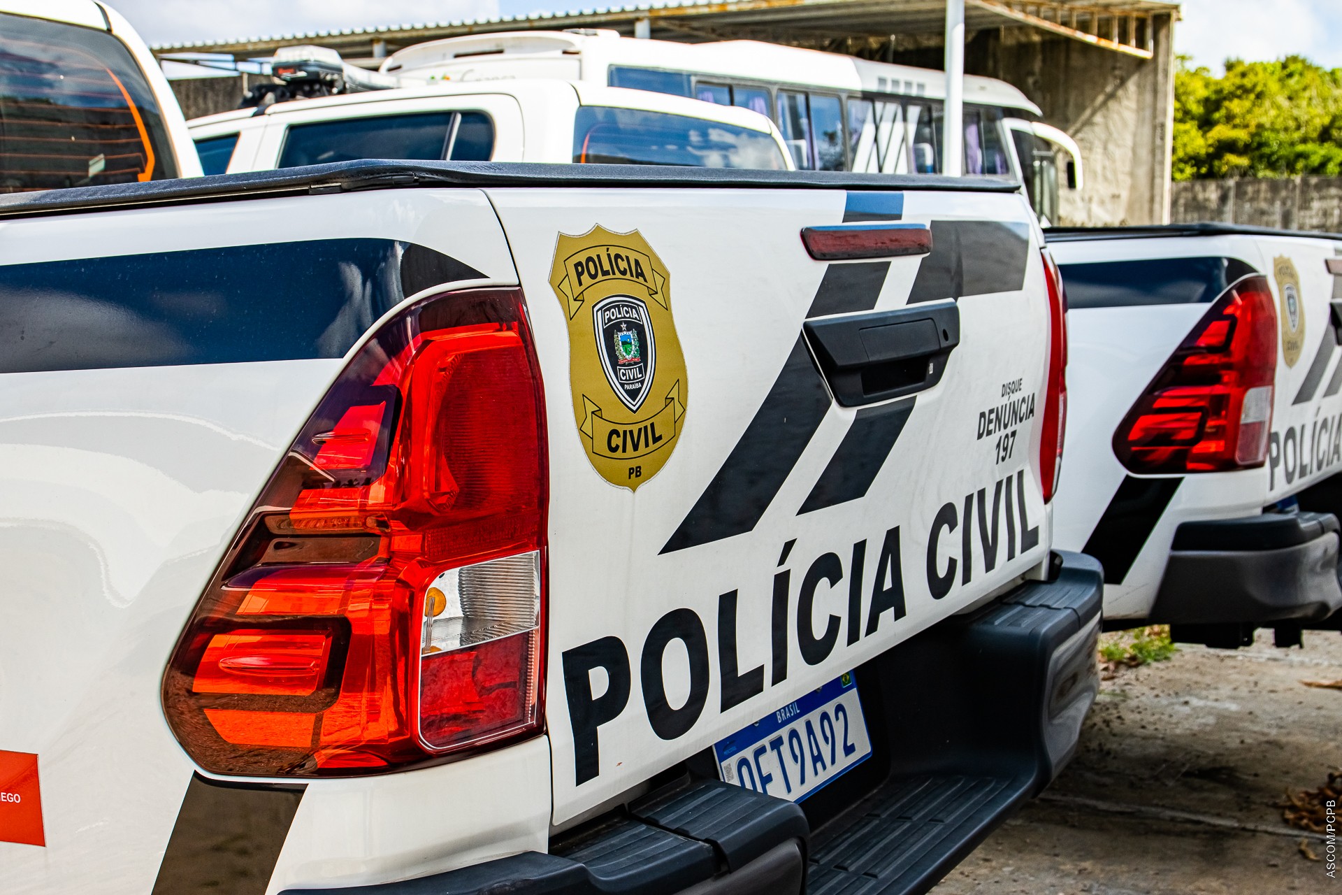 Mãe e padrasto são presos por maus-tratos contra crianças, no Agreste da Paraíba