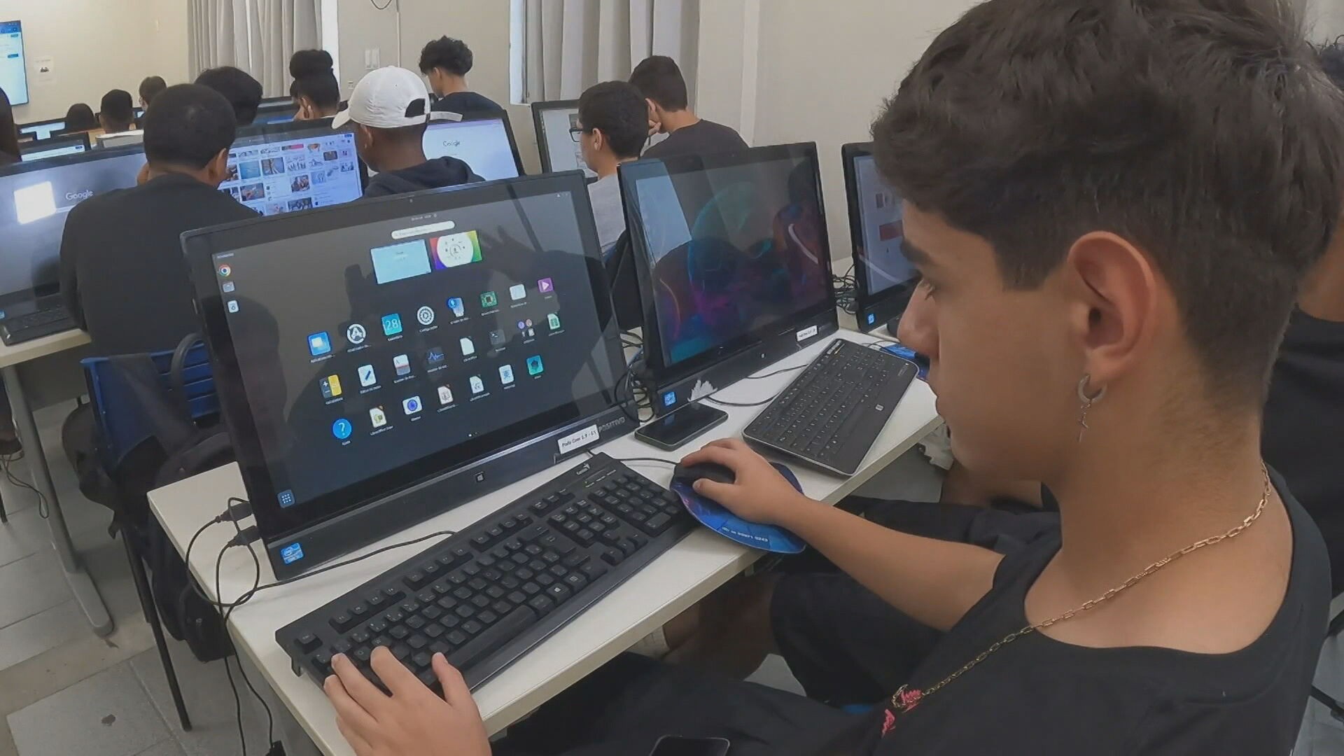 O que os jovens buscam em um emprego? Pesquisa revela prioridades