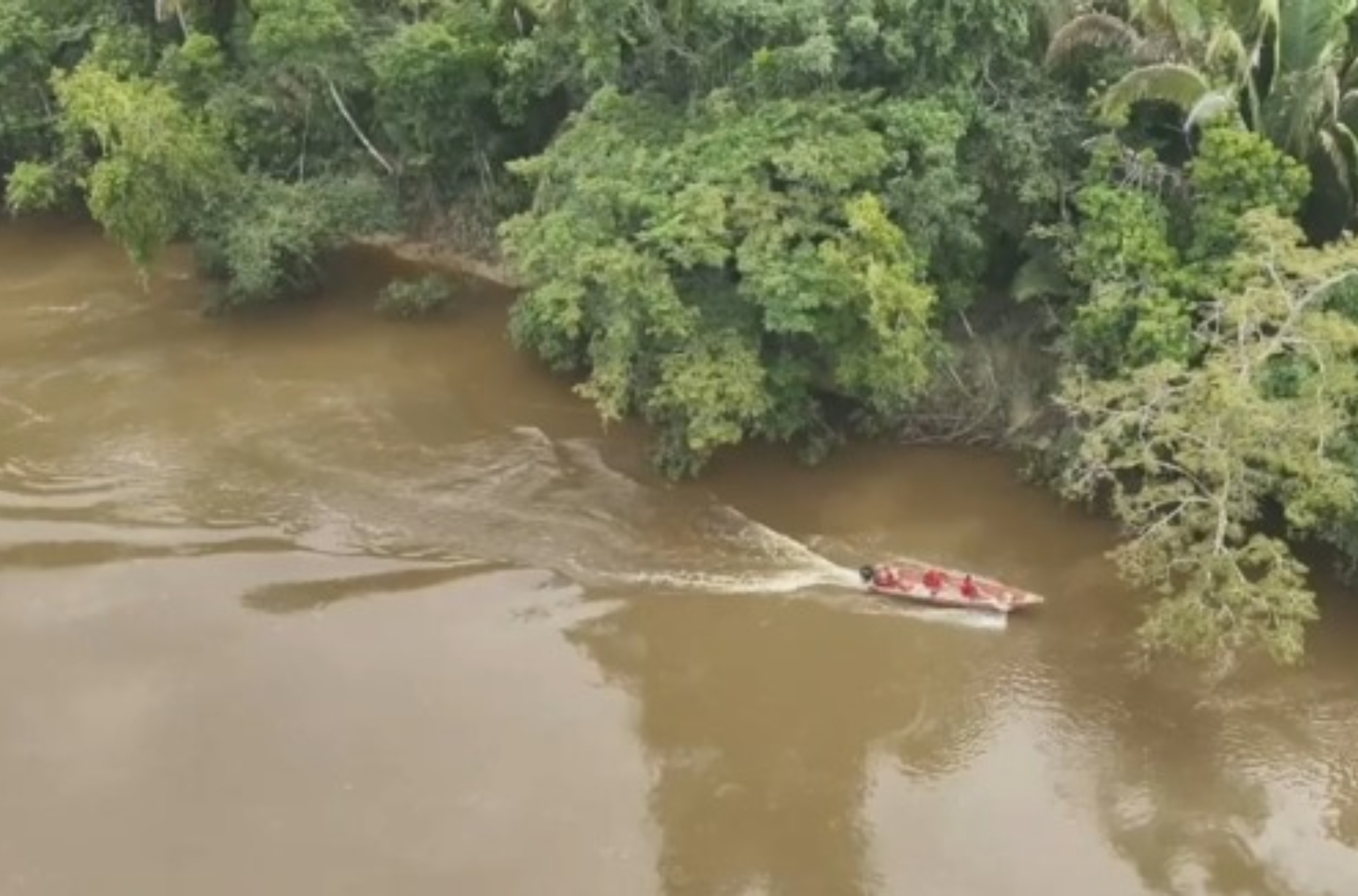Idoso desaparece após canoa naufragar em São Luiz do Anauá