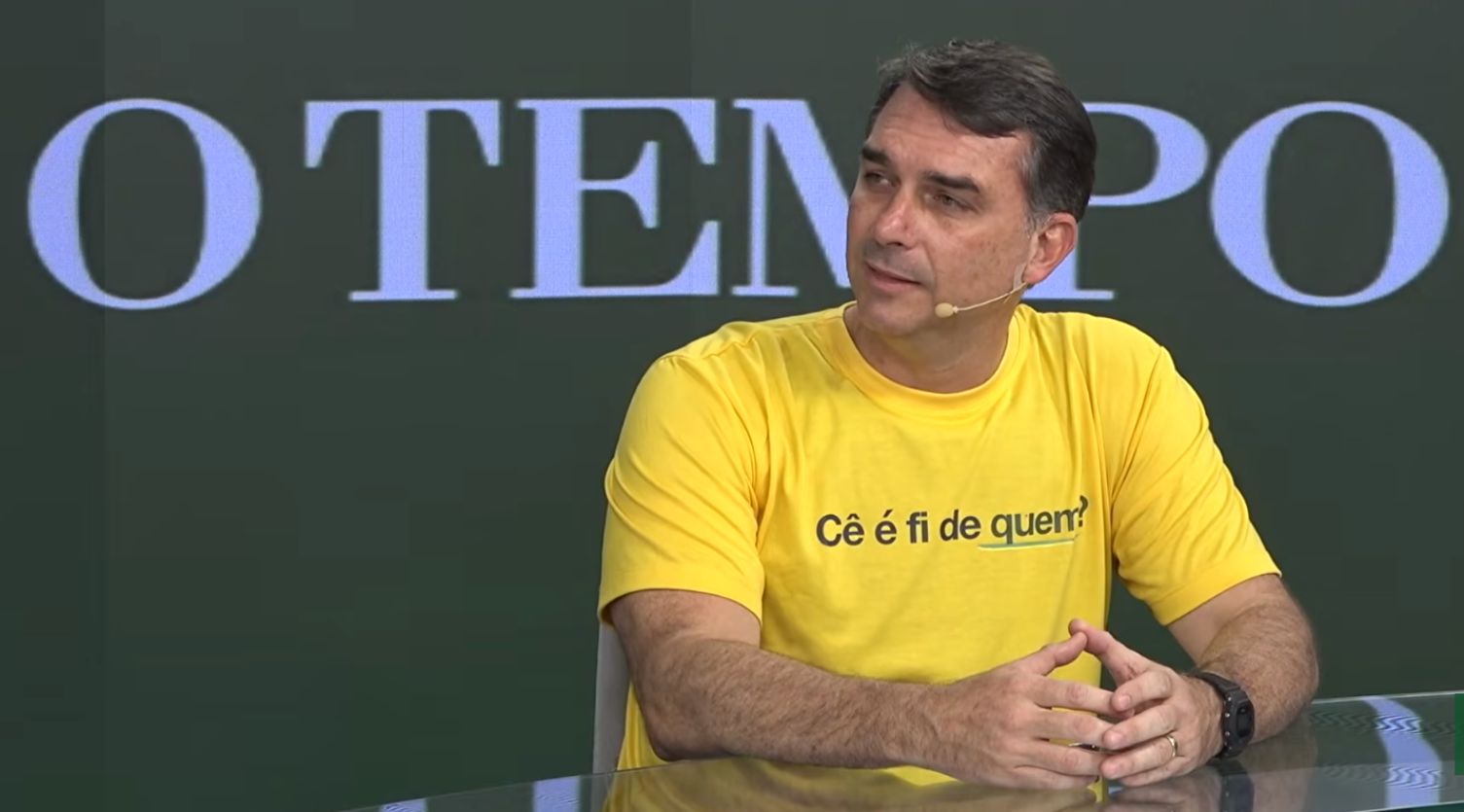Flávio Bolsonaro promete indicar conservador ao STF se for eleito