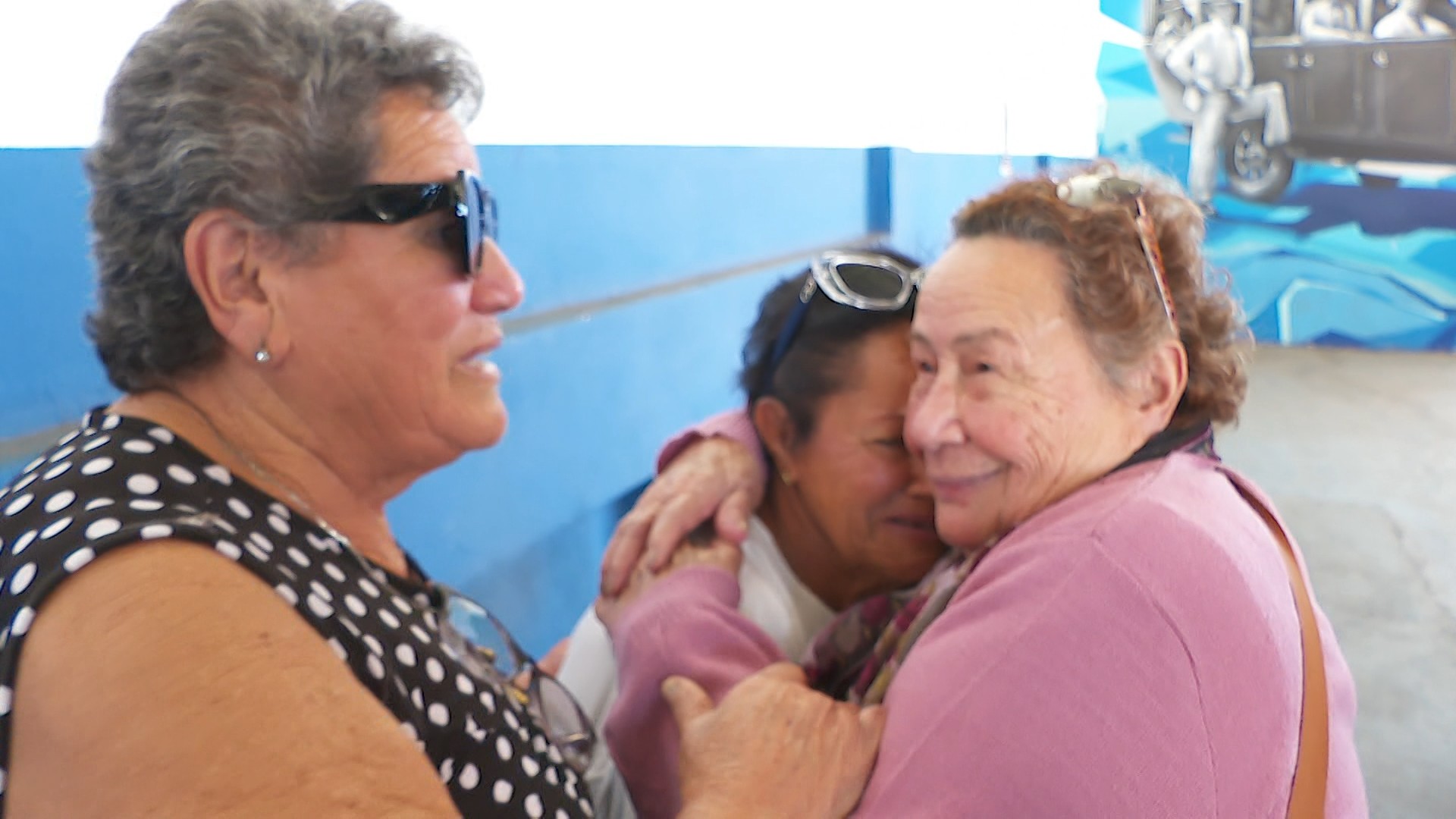 Adotadas por famílias diferentes, irmãs se reencontram após 67 anos no interior de SP