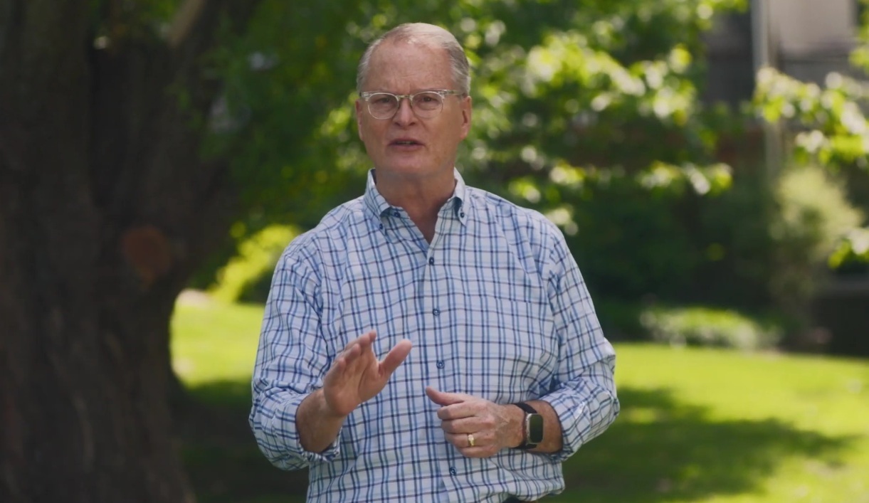 Pastor Adam Hamilton lança campanha para o Senado dos EUA