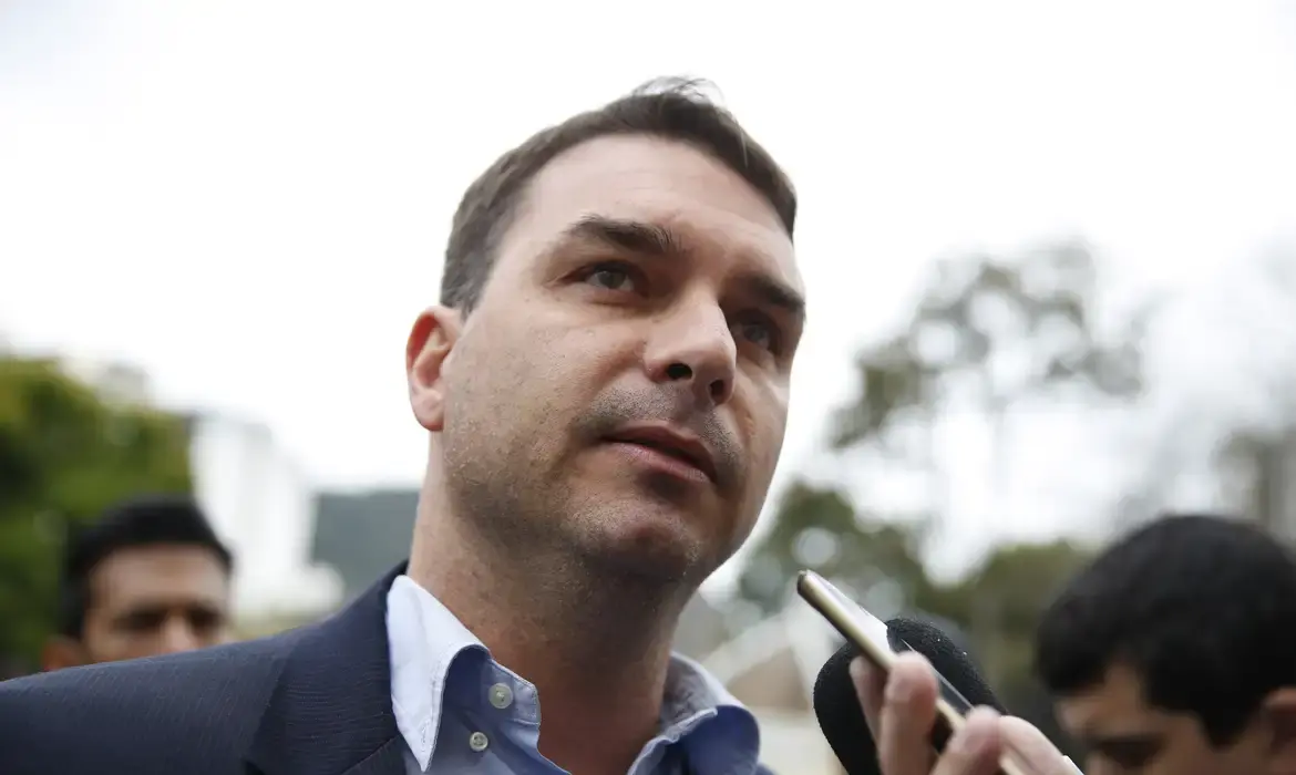 PL e Republicanos negociam apoio a Flávio na presidência