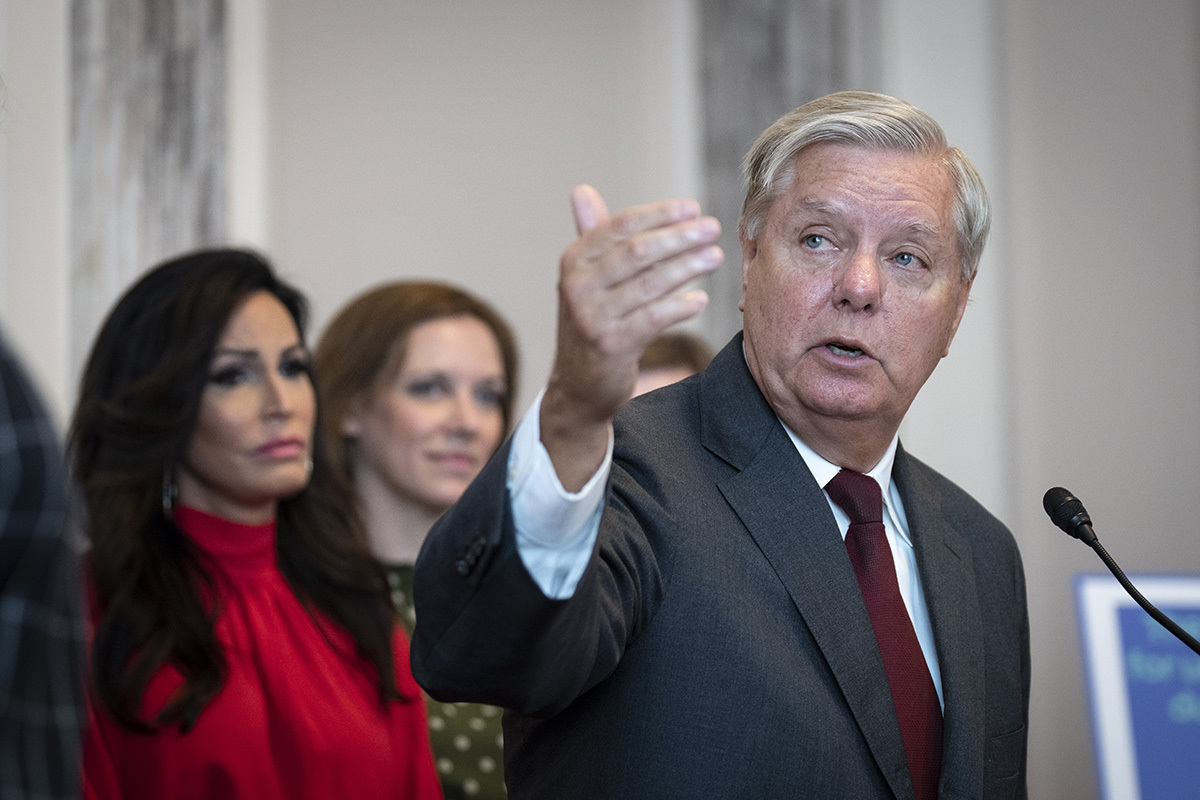 Pastor de Lindsey Graham o lembra como patriota que amava a América