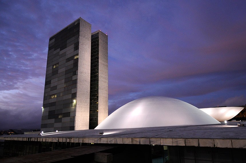 Oposição obstrui e fim da escala 6×1 não vai a plenário