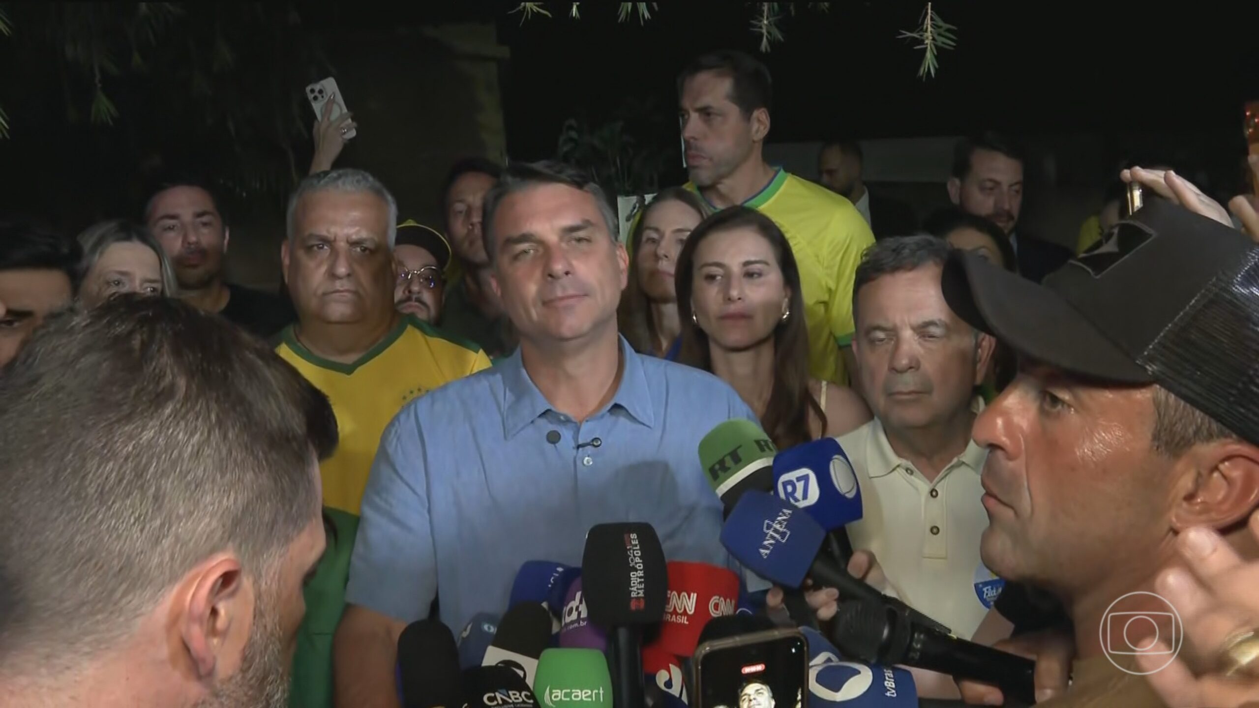 Vídeo de Flávio dizendo que vai cortar aposentadorias e 13° é falso
